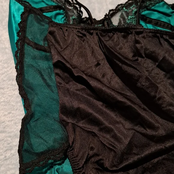 Nan Flower Satin Teal and Black Lace Chemise - Picture 5 of 6